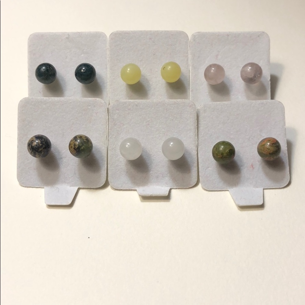 6 earrings!
